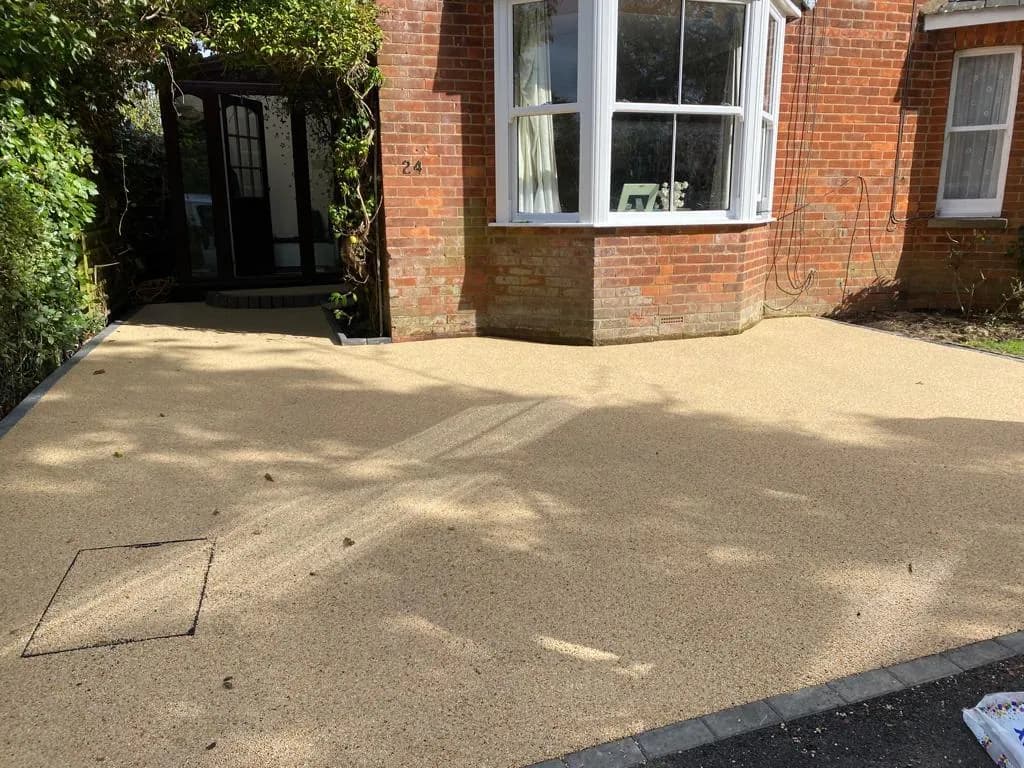 Finished resin-bound driveway in Farnham