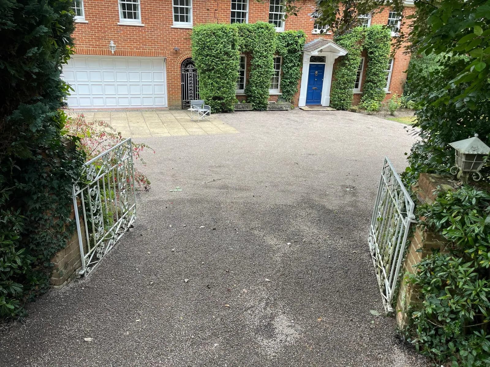 Finished surface dressing on a driveway in Virginia Water